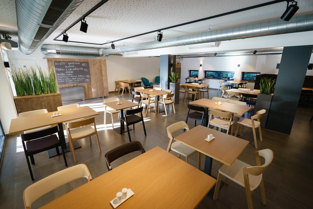 Penzion Korab Prag Exteriör bild